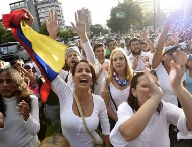 2,3 εκατομμύρια πολίτες έχουν εγκαταλείψει τη Βενεζουέλα λόγω της κρίσης